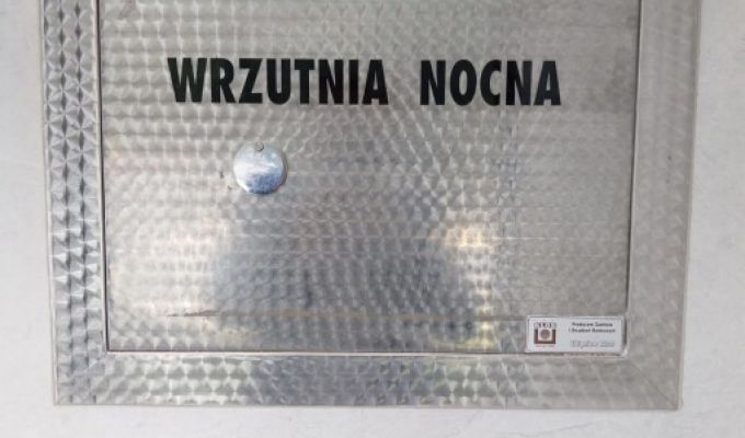 drzwiczki wrzutni nocnej