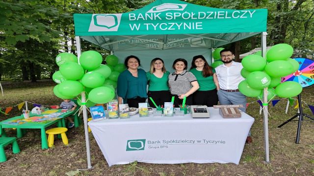 pracownicy oddziału w Tyczynie na Dniach Tyczyna