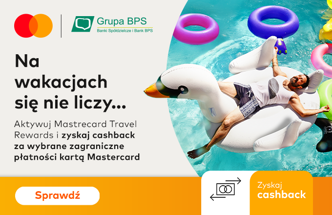 mężczyzna na dmuchanym łabędziu